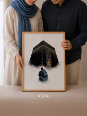 Ka’bah Wall Art dengan ilustrasi pasangan muslim memandang Ka’bah dalam frame natural pine